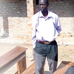 Projekt Schulbänke: zwei neue Bänke sind fertig, Apac Uganda
