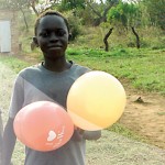 Kinder mit Luftballons, Apac Uganda